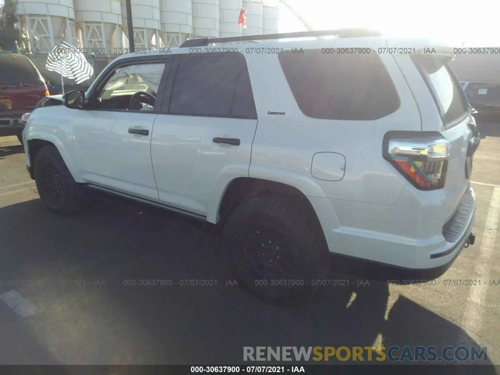 3 Фотография поврежденного автомобиля JTEBU5JR7K5626279 TOYOTA 4RUNNER 2019