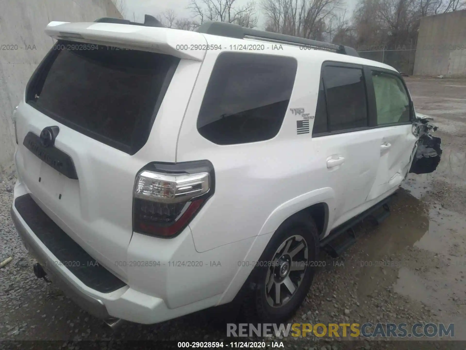 4 Фотография поврежденного автомобиля JTEBU5JR7K5632471 TOYOTA 4RUNNER 2019