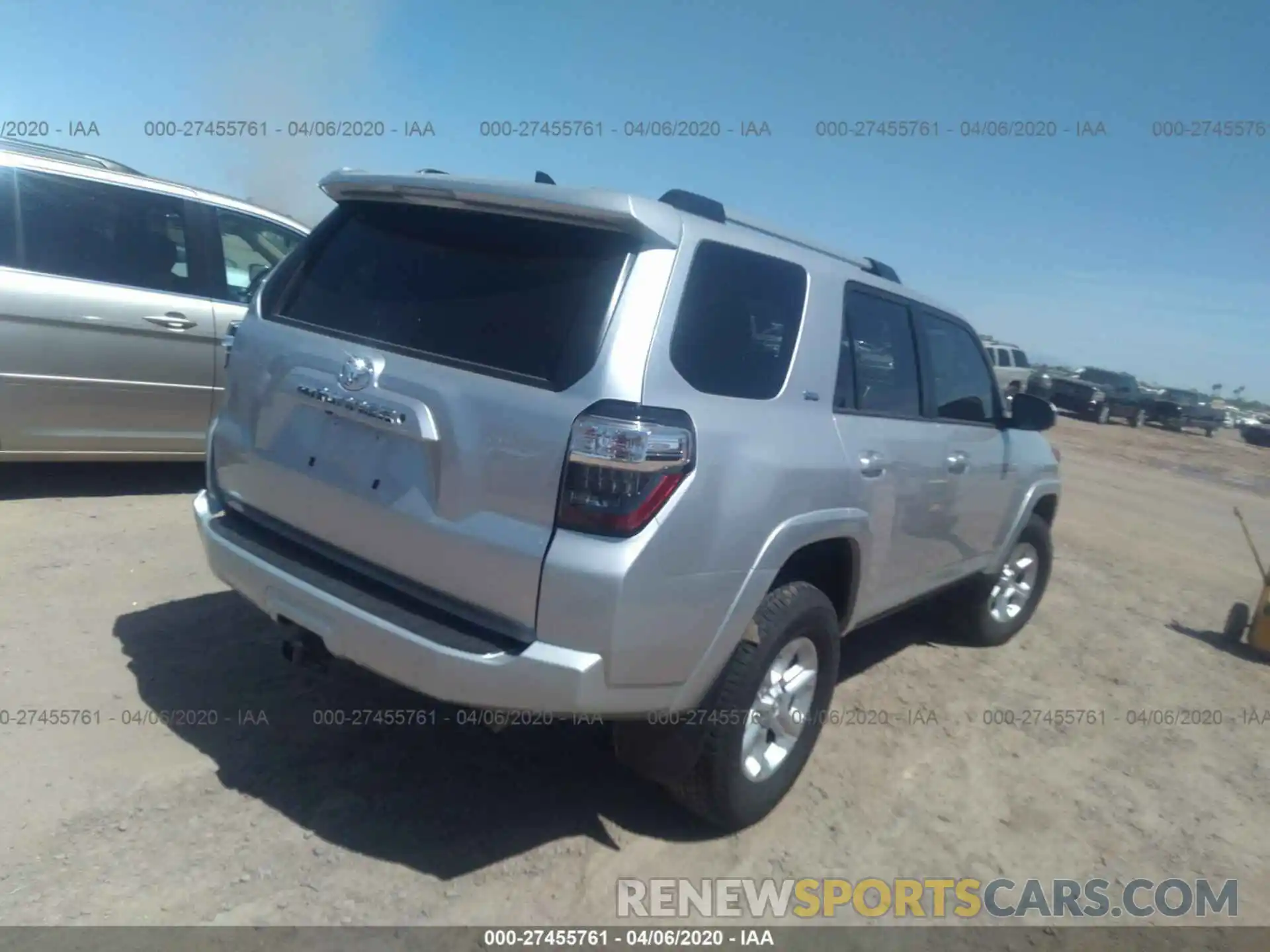 4 Фотография поврежденного автомобиля JTEBU5JR7K5638349 TOYOTA 4RUNNER 2019