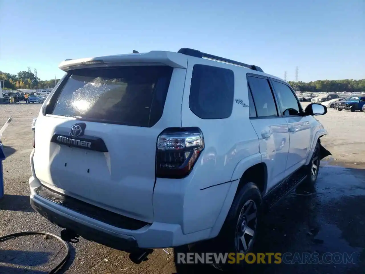 4 Фотография поврежденного автомобиля JTEBU5JR7K5640361 TOYOTA 4RUNNER 2019