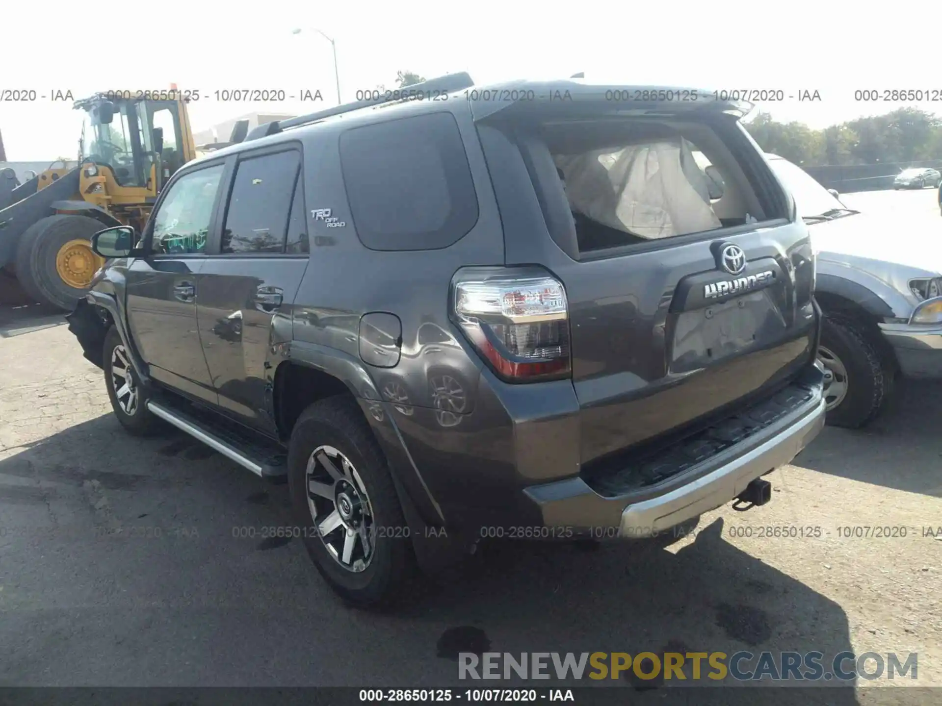 3 Фотография поврежденного автомобиля JTEBU5JR7K5643308 TOYOTA 4RUNNER 2019