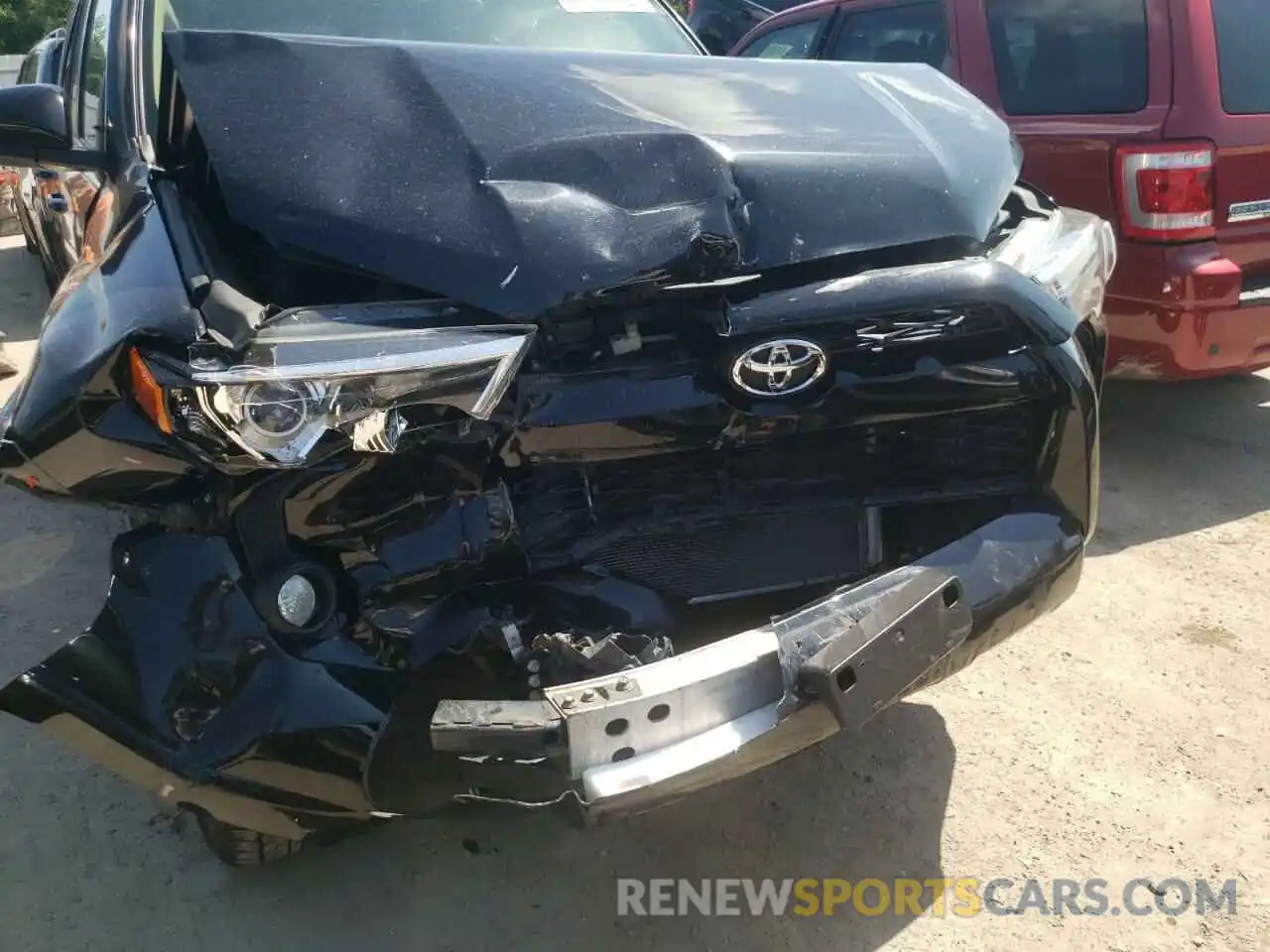 9 Photograph of a damaged car JTEBU5JR7K5644667 TOYOTA 4RUNNER 2019