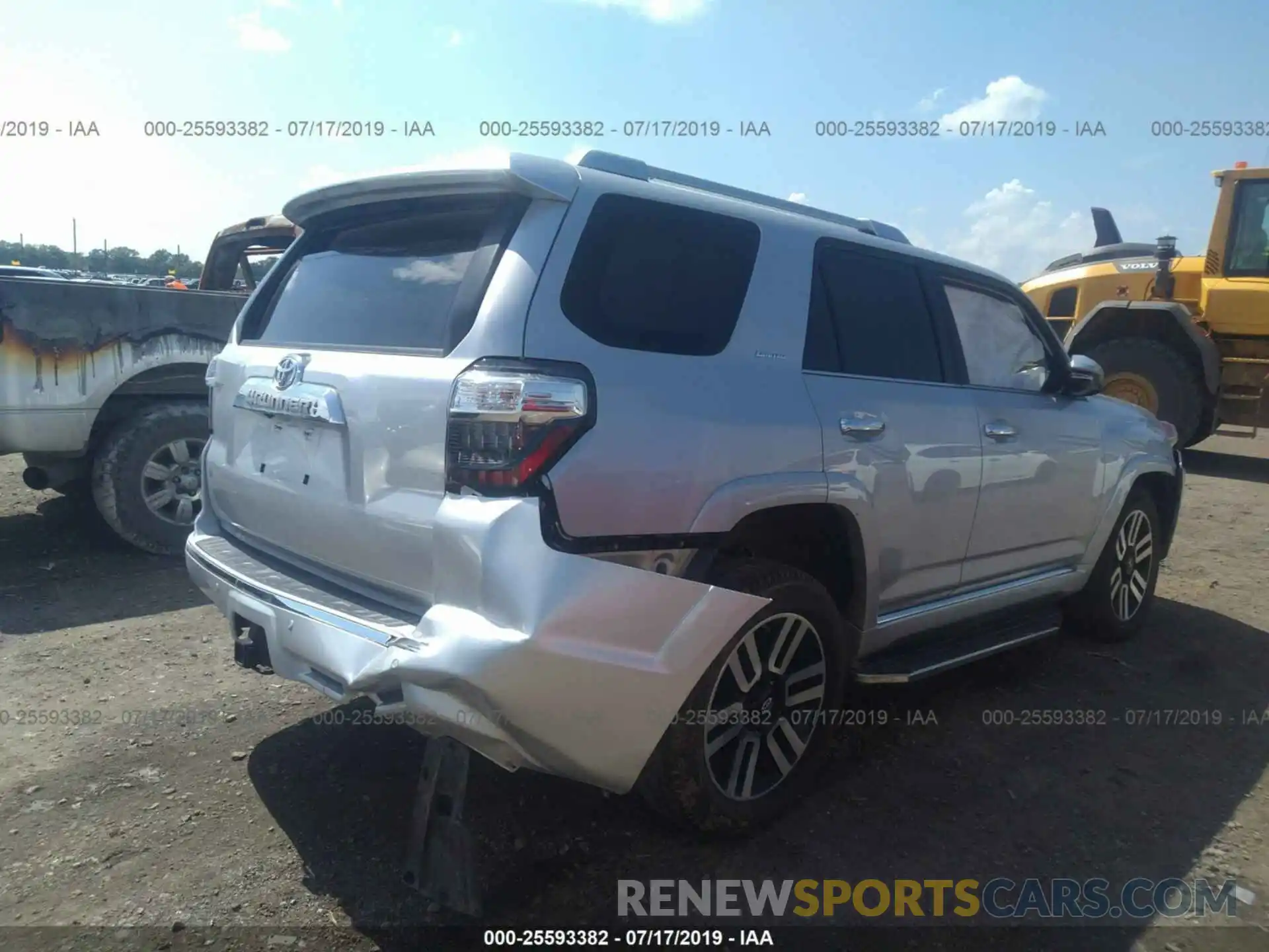 4 Фотография поврежденного автомобиля JTEBU5JR7K5644863 TOYOTA 4RUNNER 2019