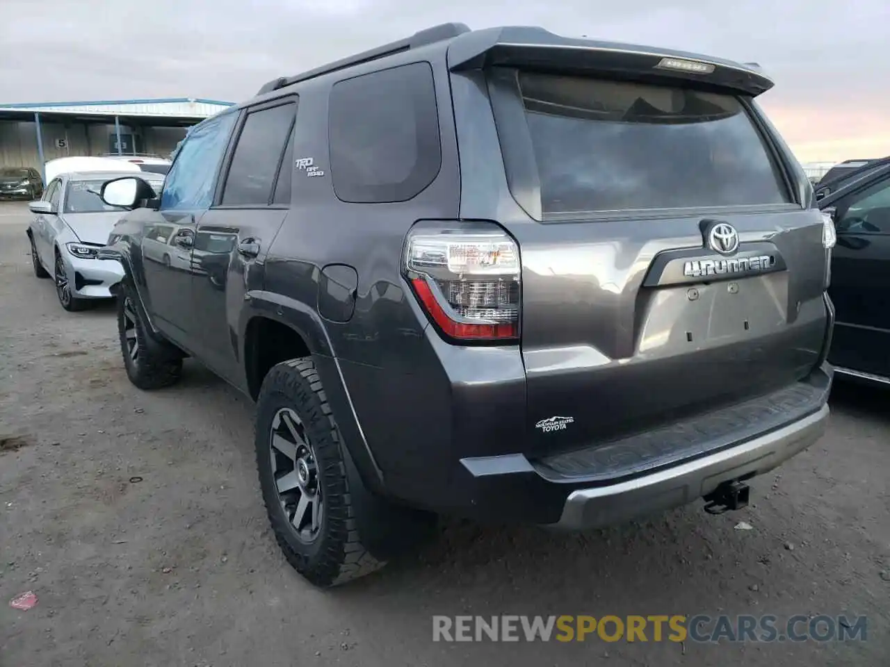 3 Фотография поврежденного автомобиля JTEBU5JR7K5645091 TOYOTA 4RUNNER 2019