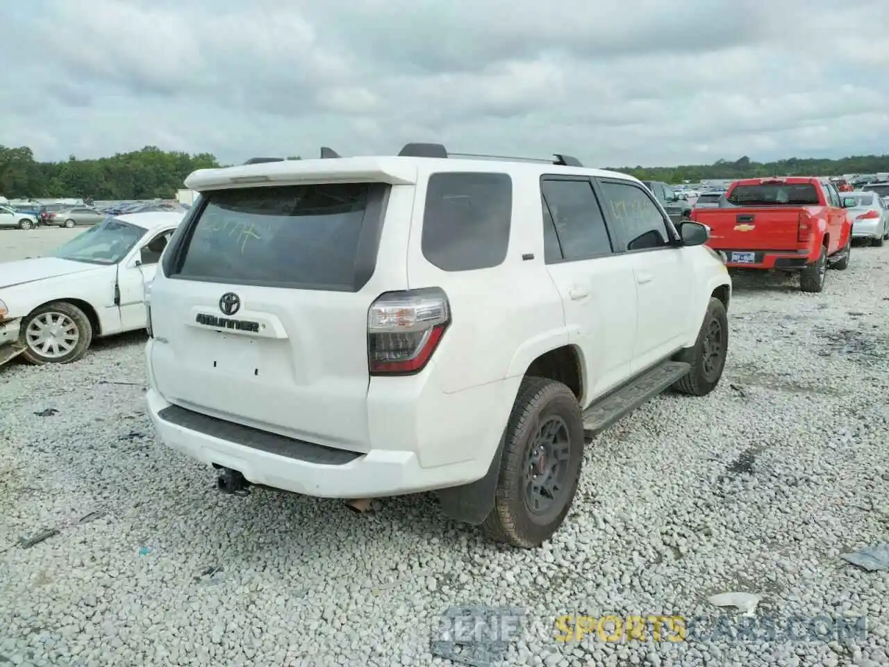 4 Photograph of a damaged car JTEBU5JR7K5645253 TOYOTA 4RUNNER 2019