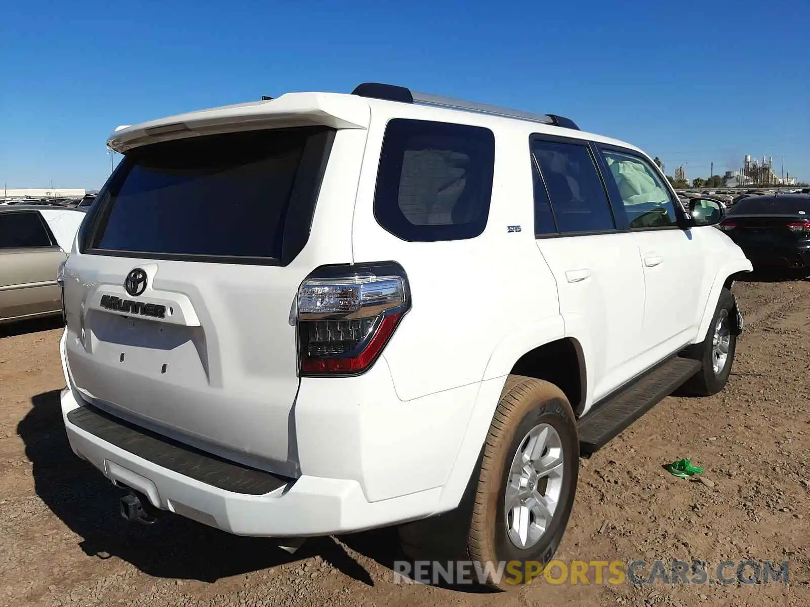 4 Фотография поврежденного автомобиля JTEBU5JR7K5645768 TOYOTA 4RUNNER 2019