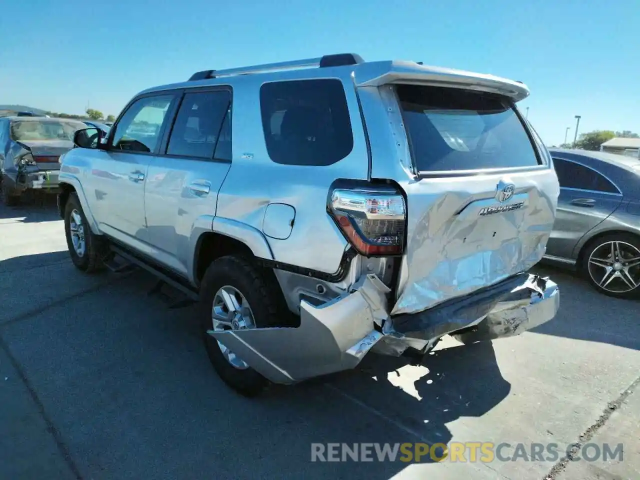 3 Photograph of a damaged car JTEBU5JR7K5646225 TOYOTA 4RUNNER 2019