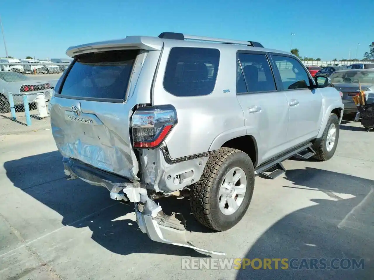 4 Photograph of a damaged car JTEBU5JR7K5646225 TOYOTA 4RUNNER 2019