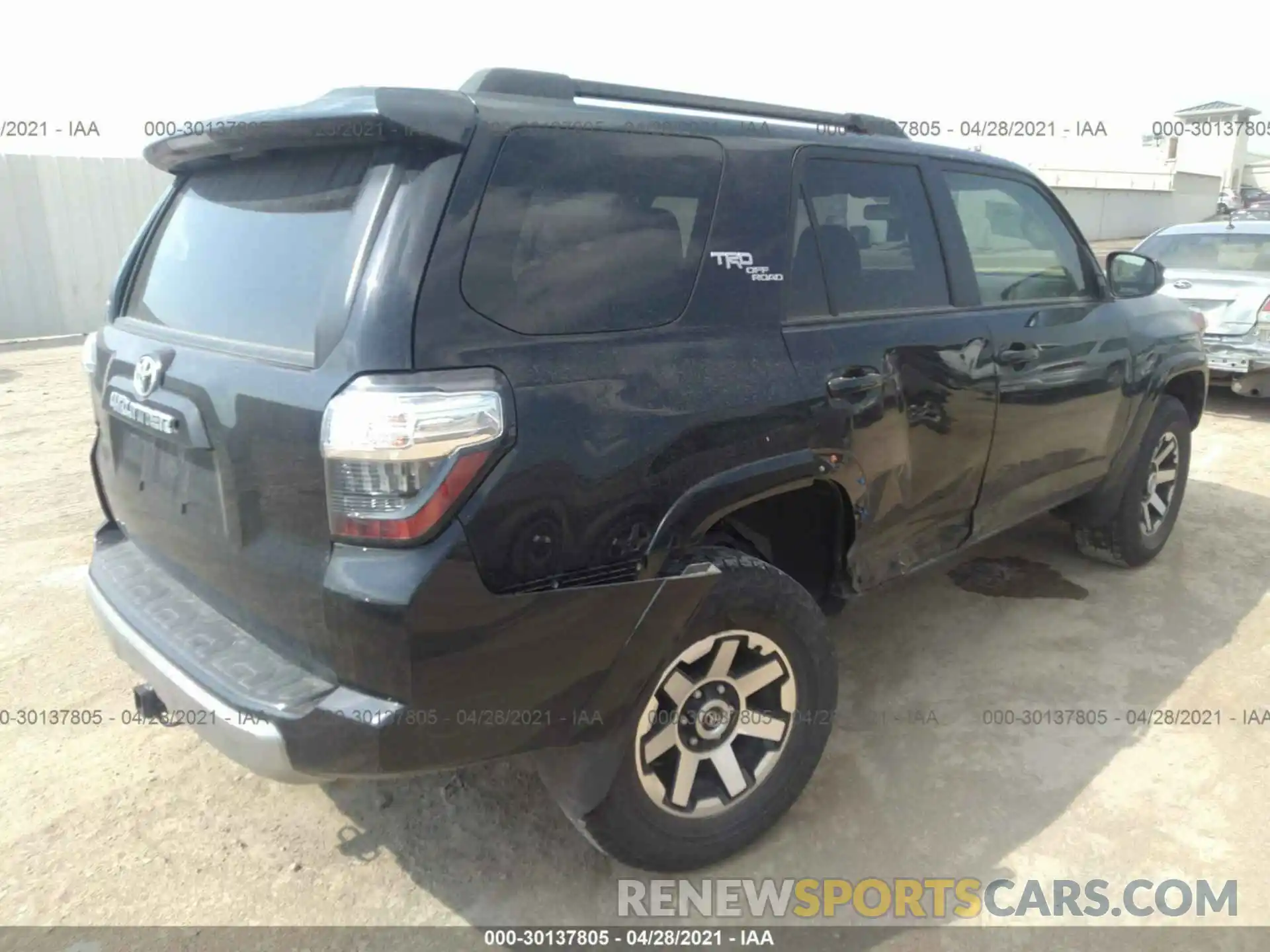 4 Фотография поврежденного автомобиля JTEBU5JR7K5661470 TOYOTA 4RUNNER 2019