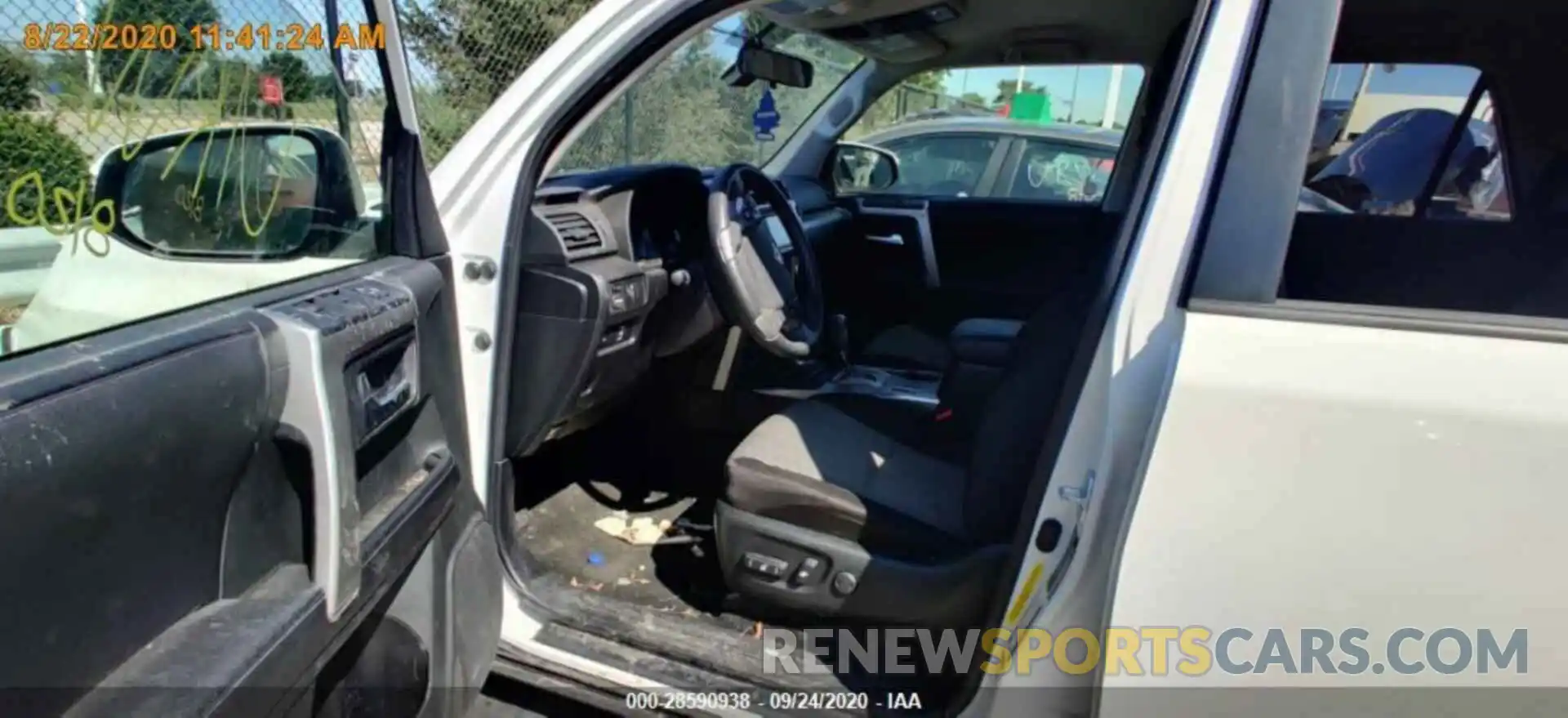 14 Photograph of a damaged car JTEBU5JR7K5662490 TOYOTA 4RUNNER 2019