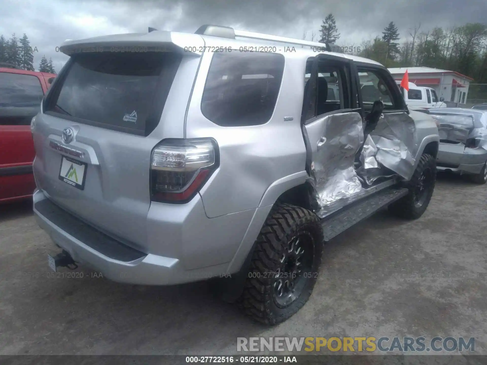 4 Photograph of a damaged car JTEBU5JR7K5662764 TOYOTA 4RUNNER 2019