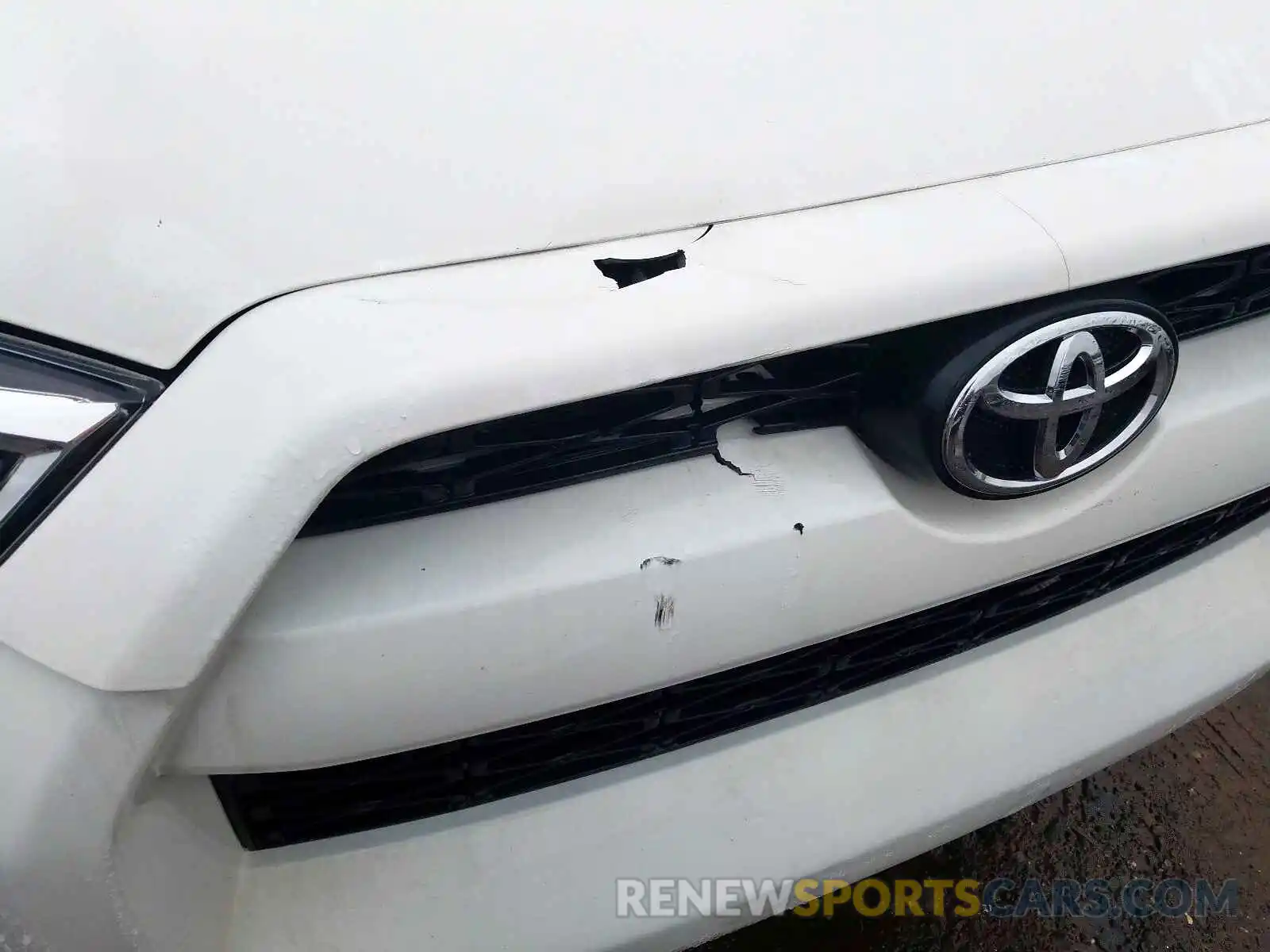 9 Photograph of a damaged car JTEBU5JR7K5665096 TOYOTA 4RUNNER 2019