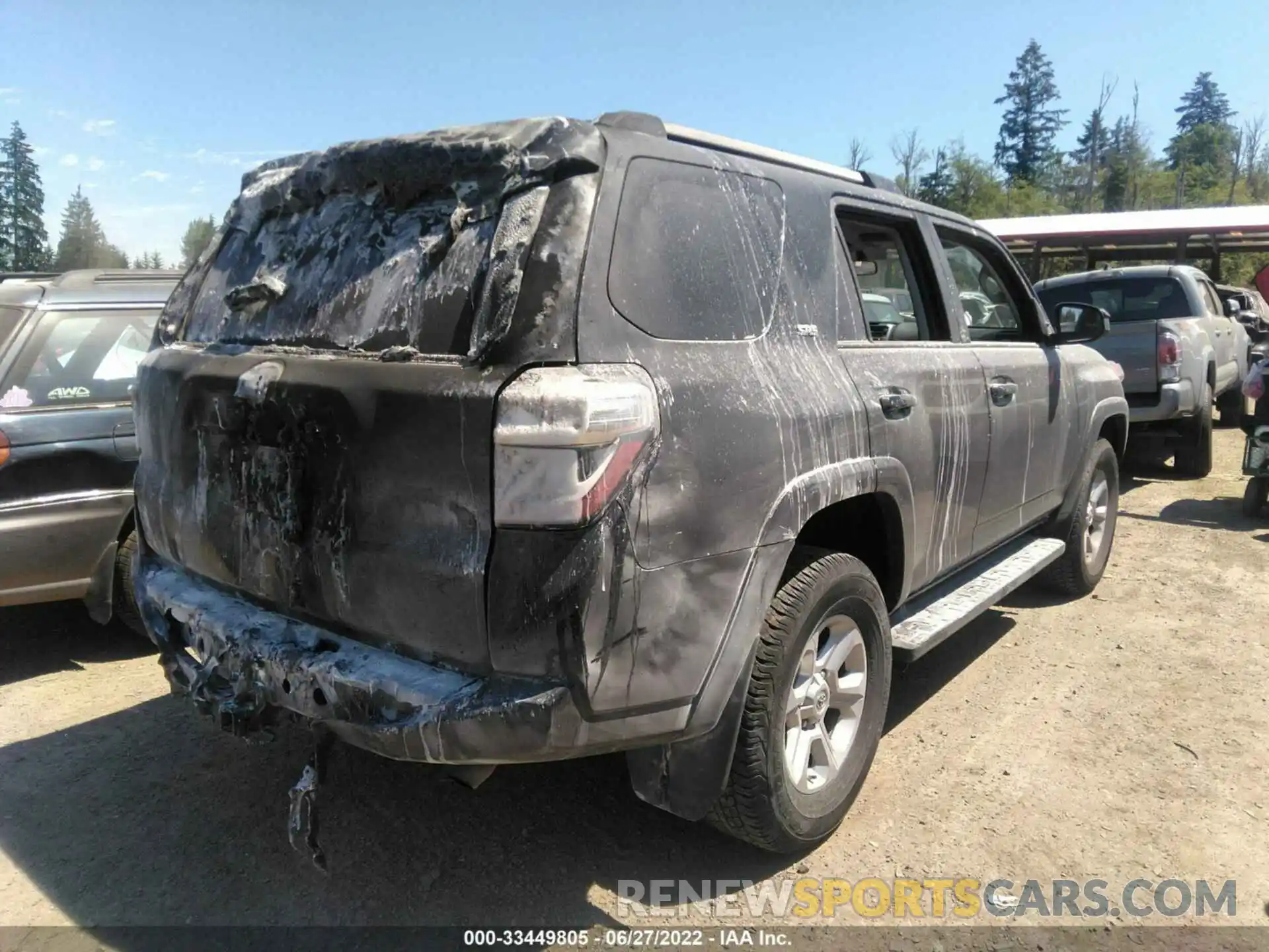 4 Photograph of a damaged car JTEBU5JR7K5668676 TOYOTA 4RUNNER 2019