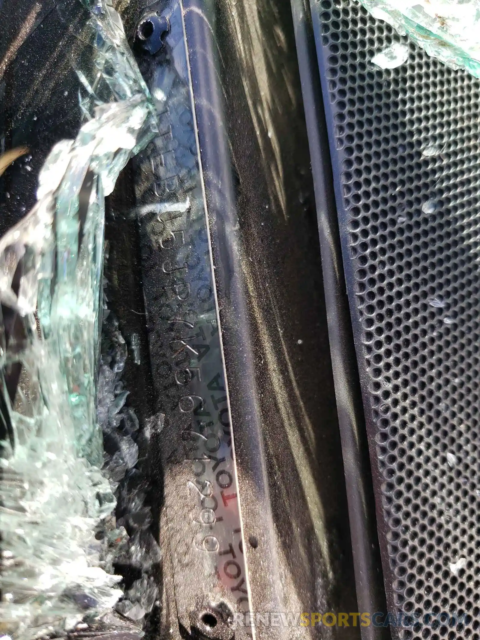 10 Photograph of a damaged car JTEBU5JR7K5671299 TOYOTA 4RUNNER 2019