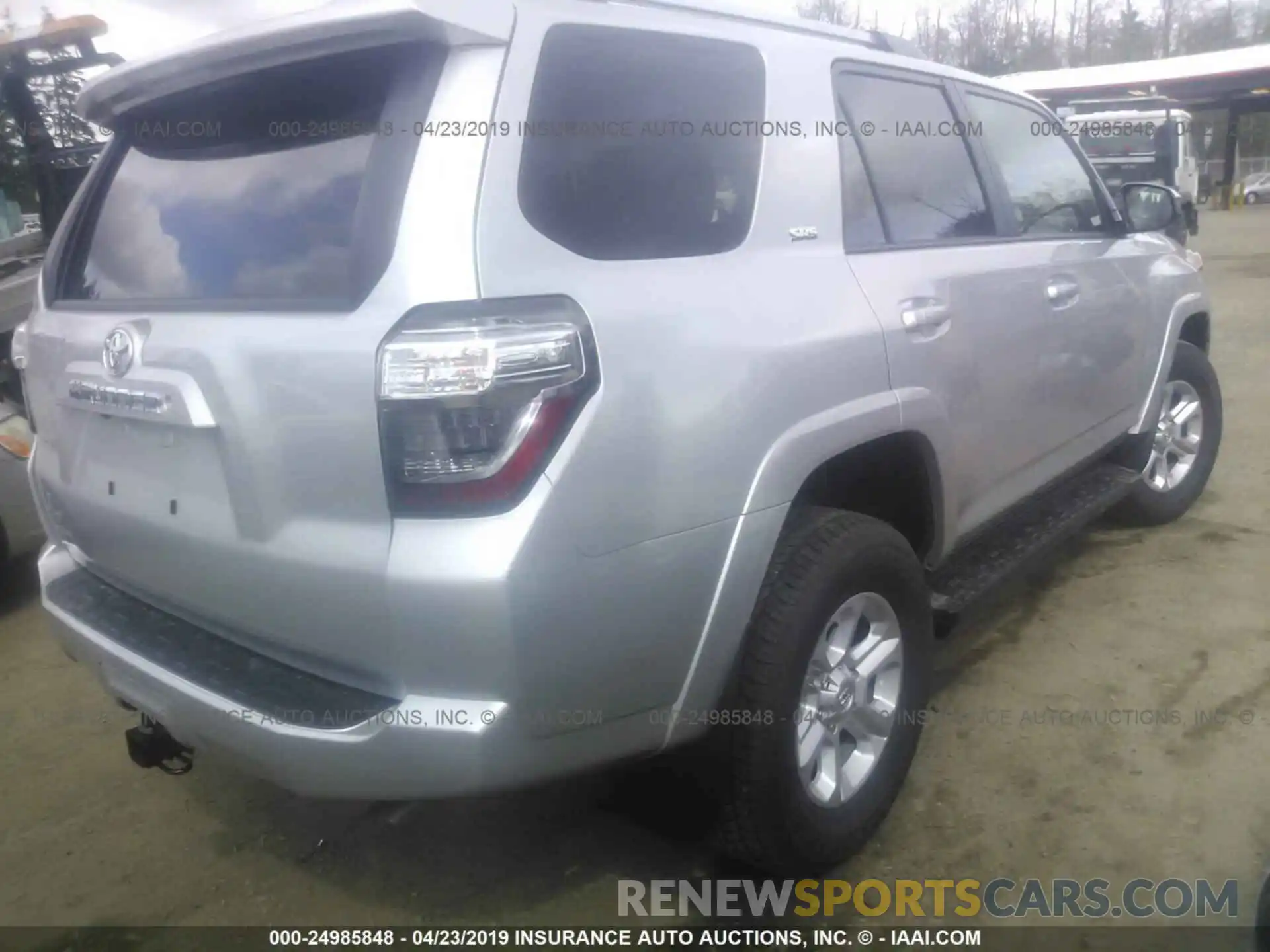 4 Photograph of a damaged car JTEBU5JR7K5671559 TOYOTA 4RUNNER 2019