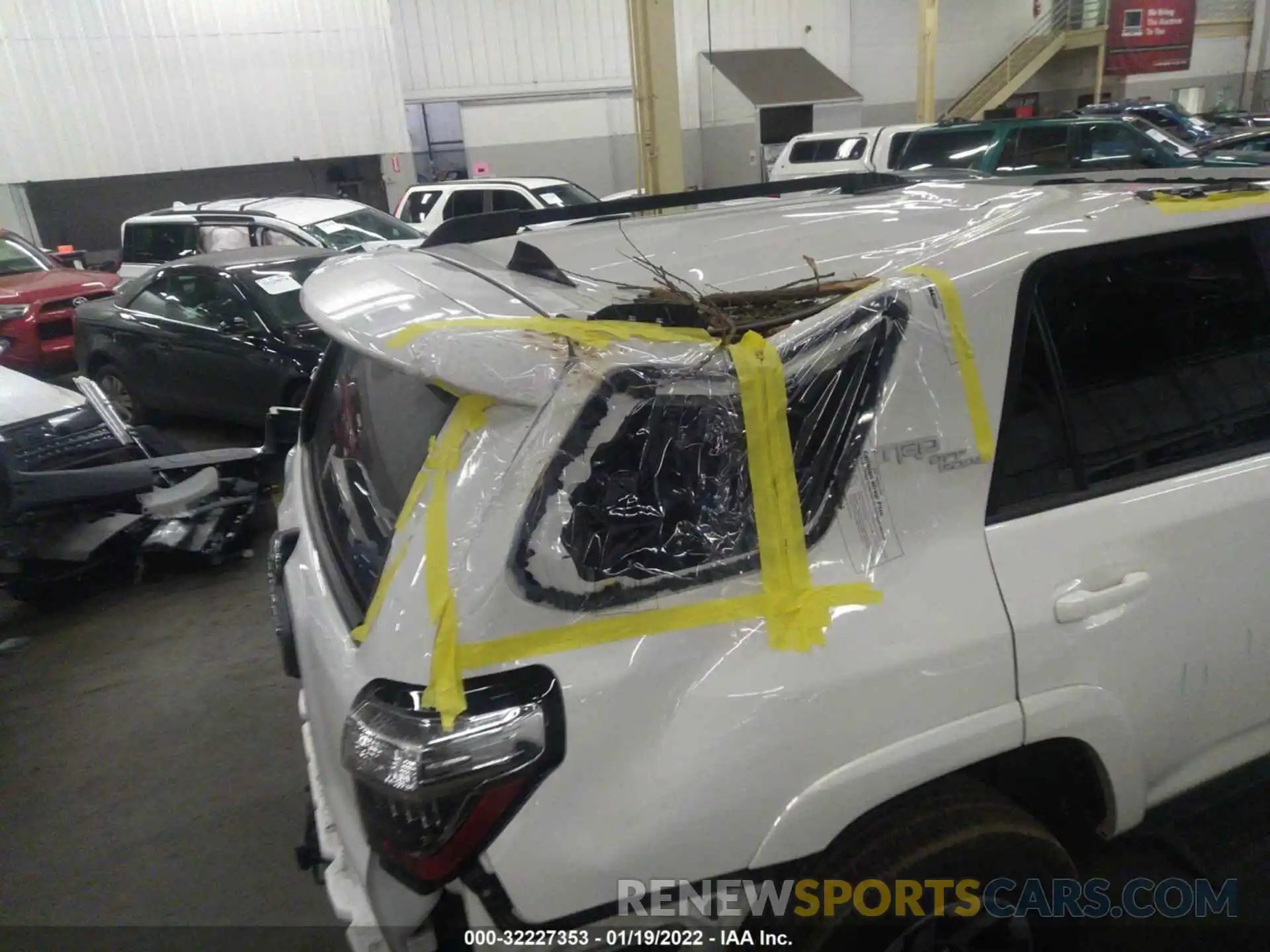 6 Photograph of a damaged car JTEBU5JR7K5674848 TOYOTA 4RUNNER 2019