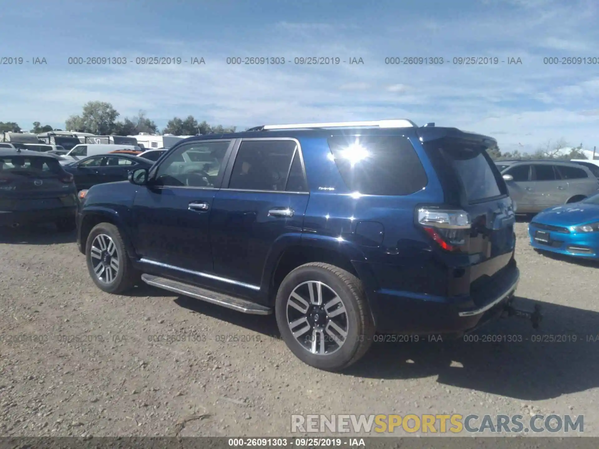 3 Фотография поврежденного автомобиля JTEBU5JR7K5678981 TOYOTA 4RUNNER 2019