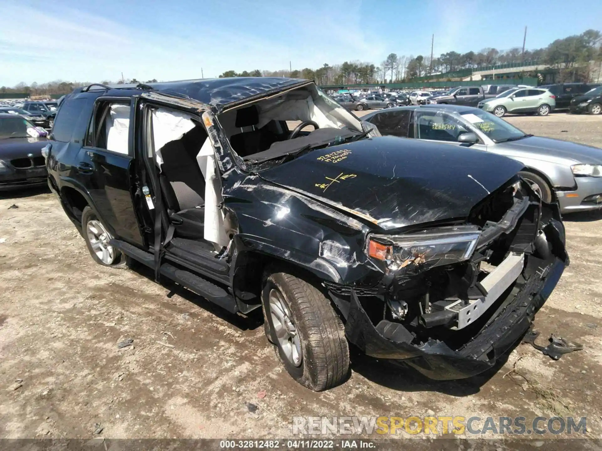 1 Photograph of a damaged car JTEBU5JR7K5683436 TOYOTA 4RUNNER 2019