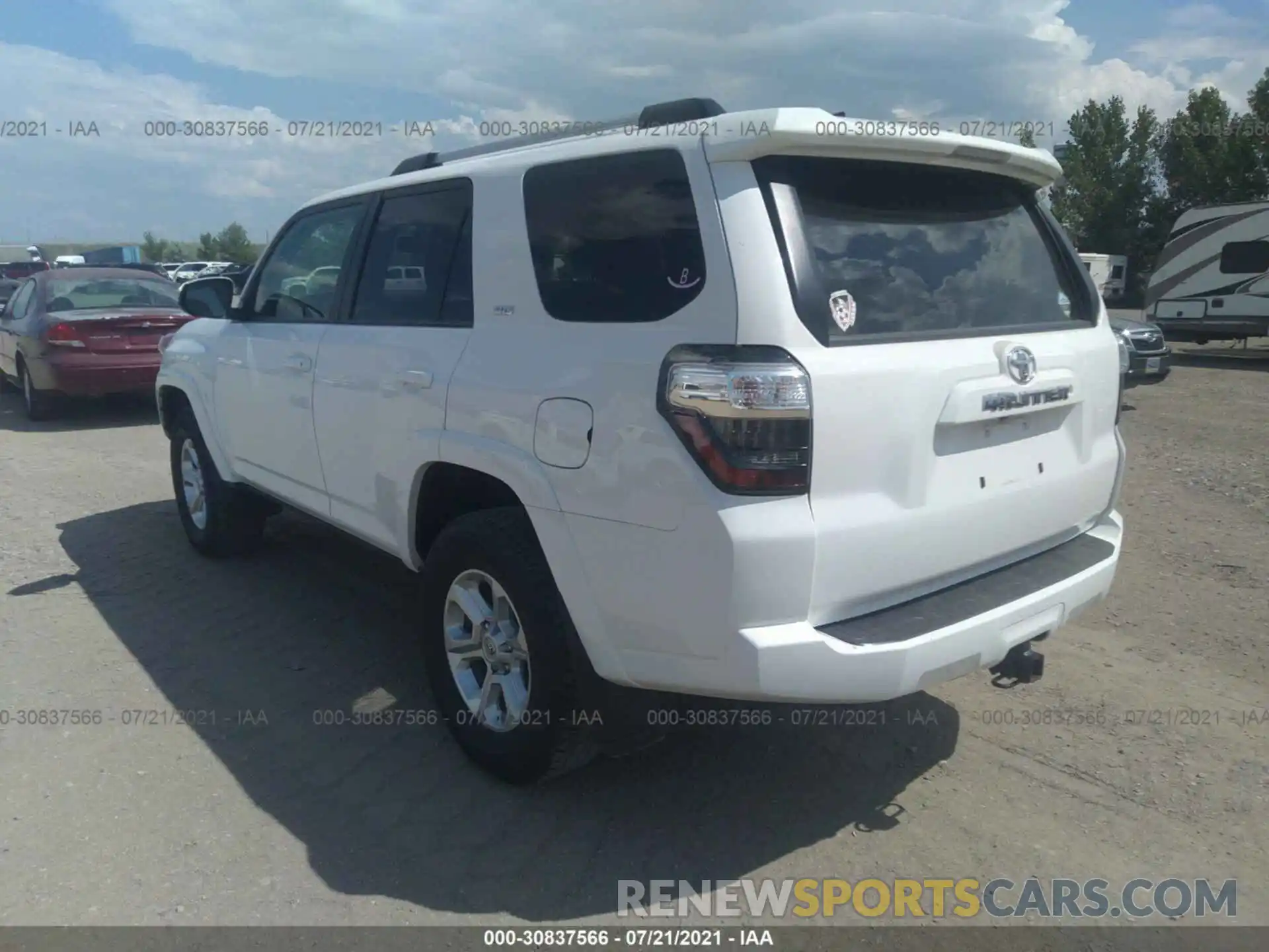 3 Фотография поврежденного автомобиля JTEBU5JR7K5683971 TOYOTA 4RUNNER 2019