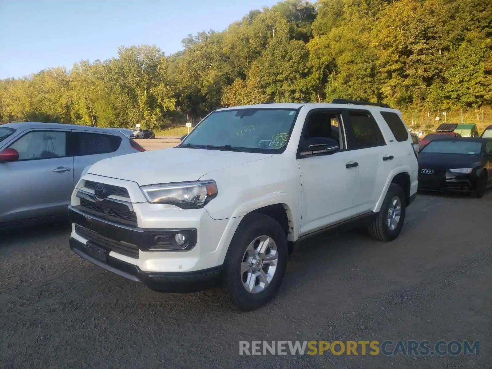 2 Photograph of a damaged car JTEBU5JR7K5684490 TOYOTA 4RUNNER 2019