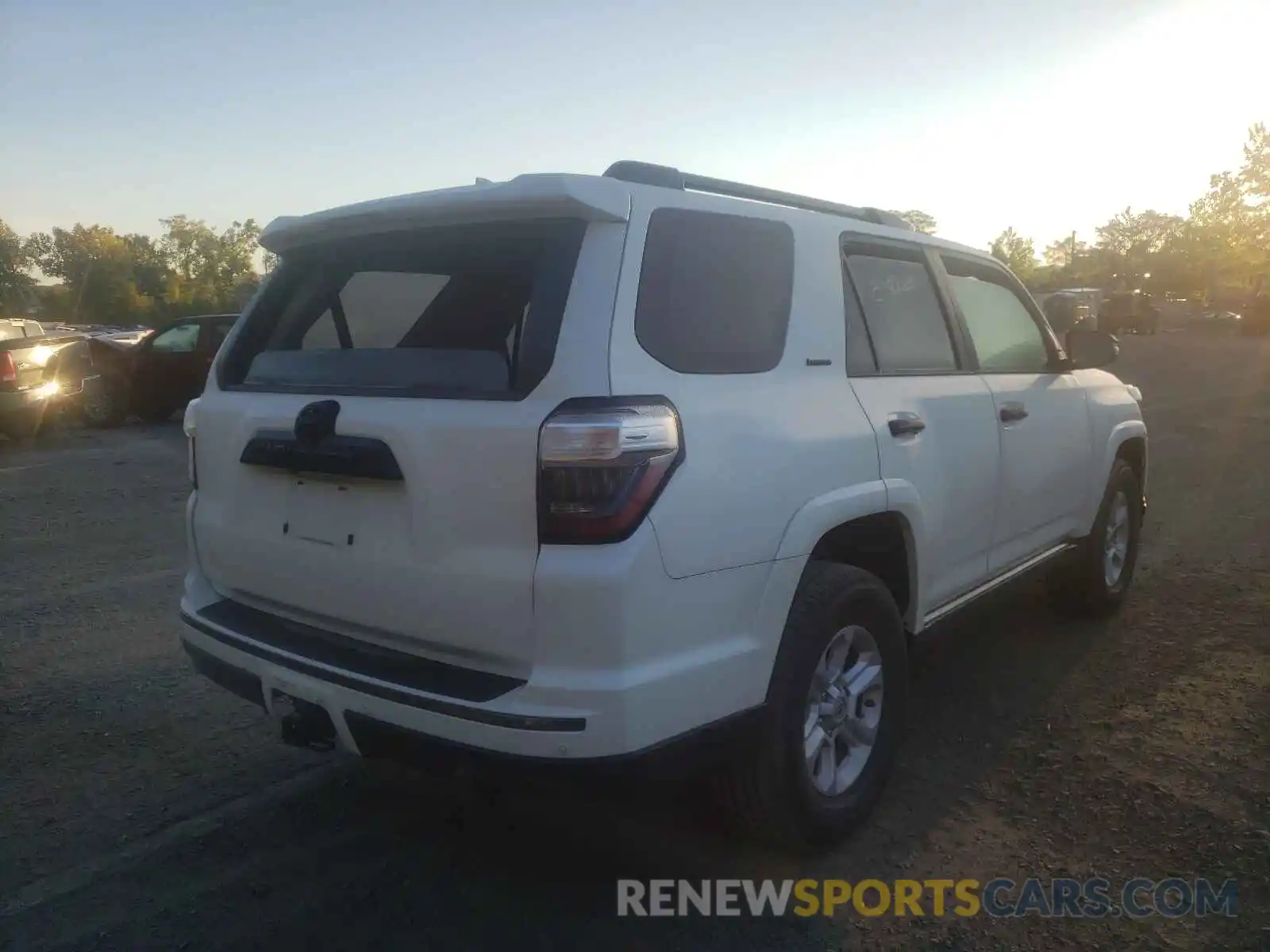 4 Фотография поврежденного автомобиля JTEBU5JR7K5684490 TOYOTA 4RUNNER 2019