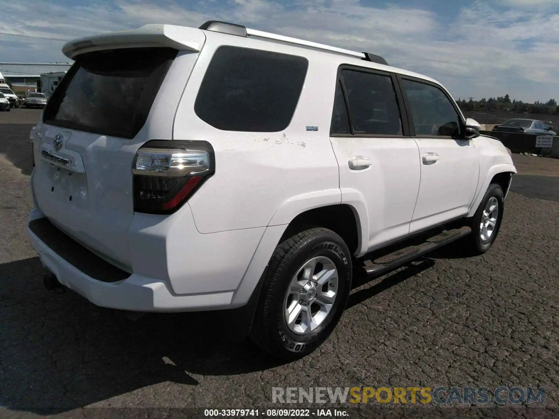 4 Photograph of a damaged car JTEBU5JR7K5691892 TOYOTA 4RUNNER 2019