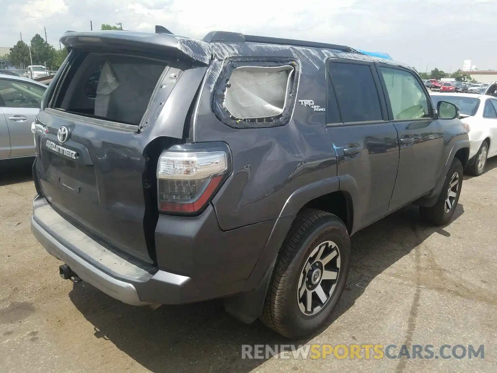 4 Фотография поврежденного автомобиля JTEBU5JR7K5697739 TOYOTA 4RUNNER 2019