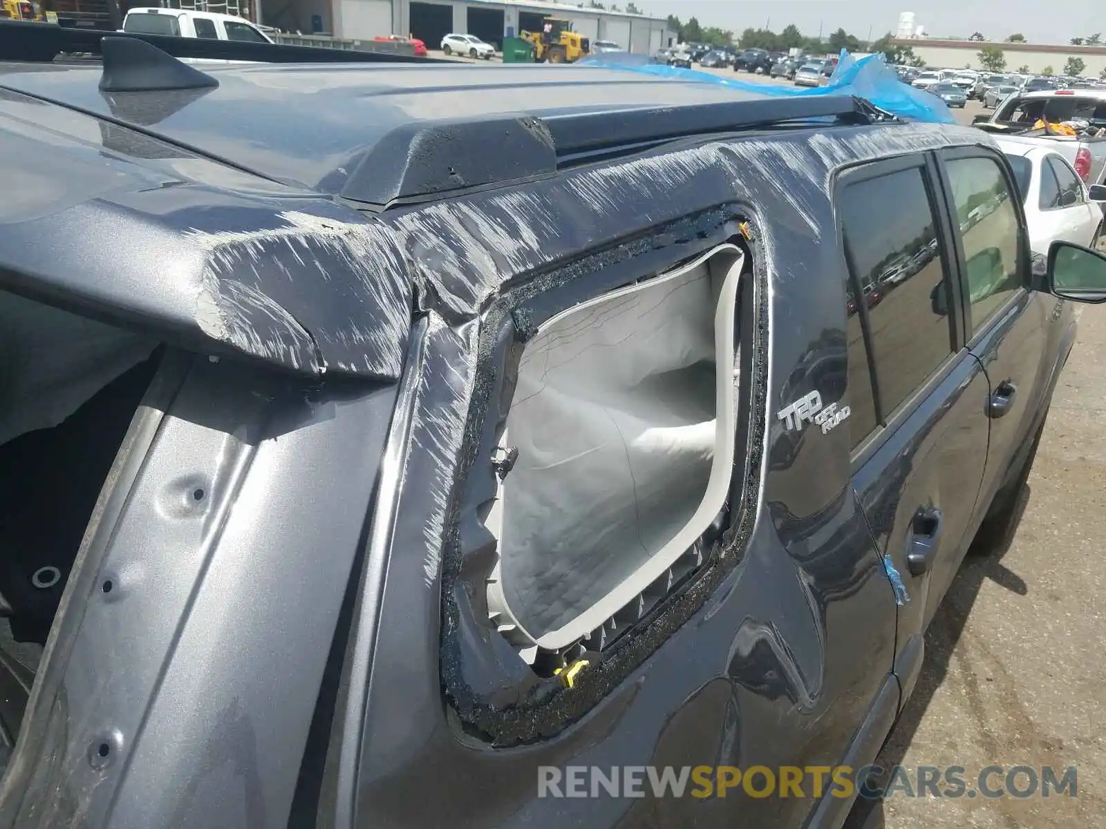 9 Photograph of a damaged car JTEBU5JR7K5697739 TOYOTA 4RUNNER 2019