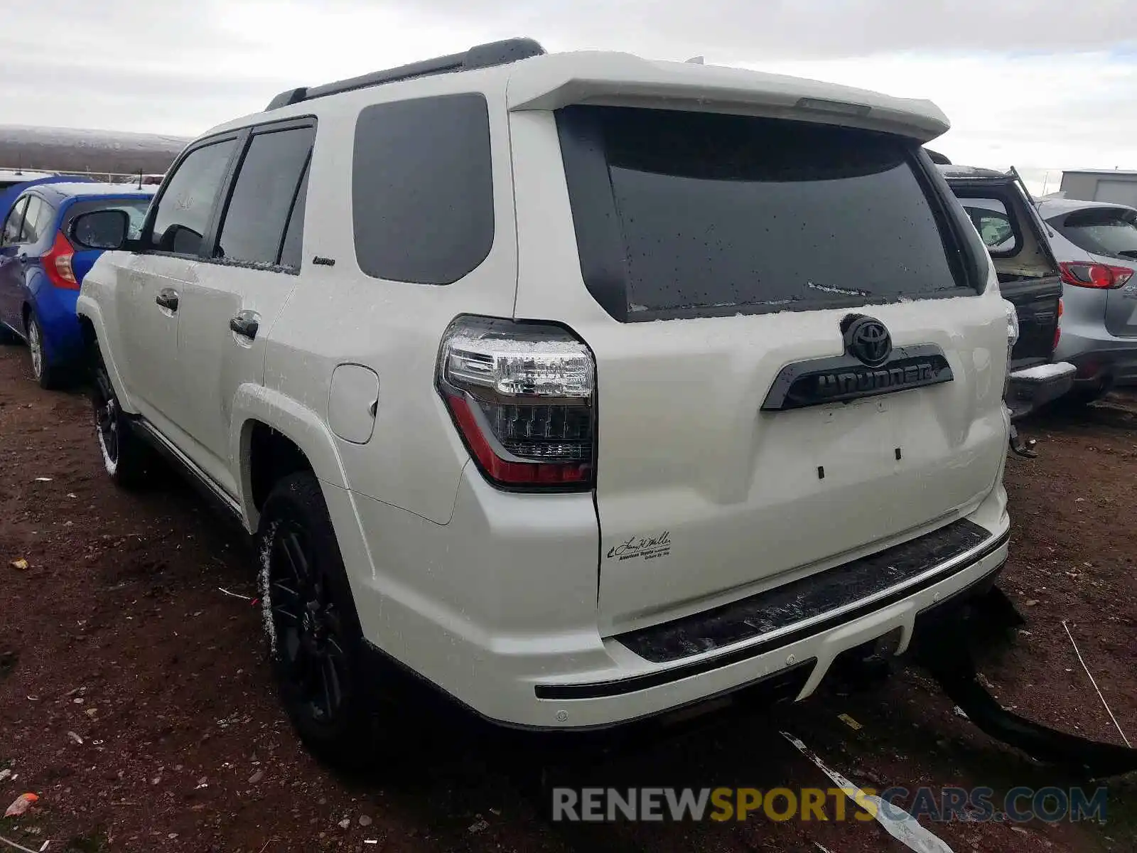 3 Фотография поврежденного автомобиля JTEBU5JR7K5698857 TOYOTA 4RUNNER 2019