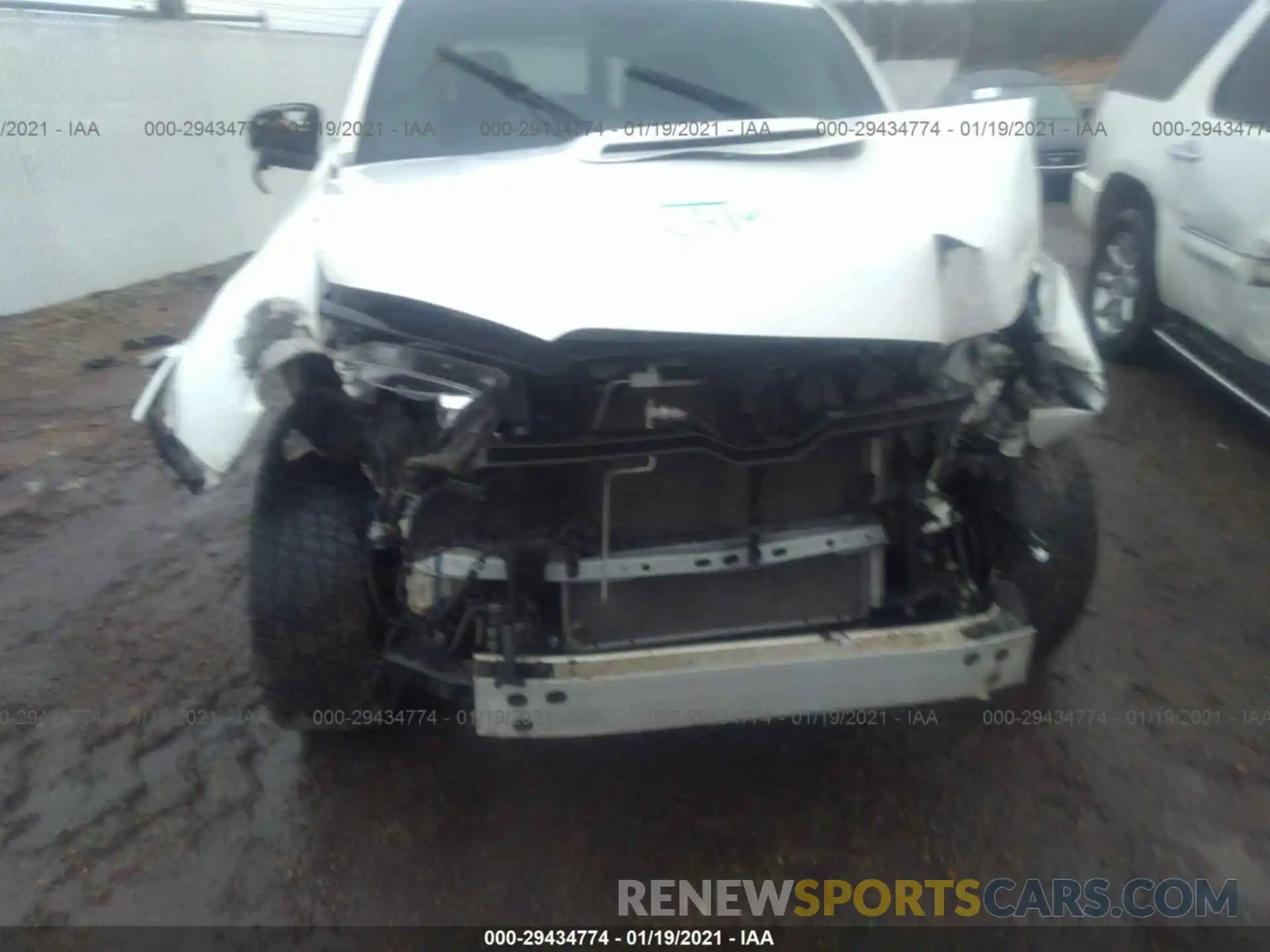 10 Photograph of a damaged car JTEBU5JR7K5705676 TOYOTA 4RUNNER 2019