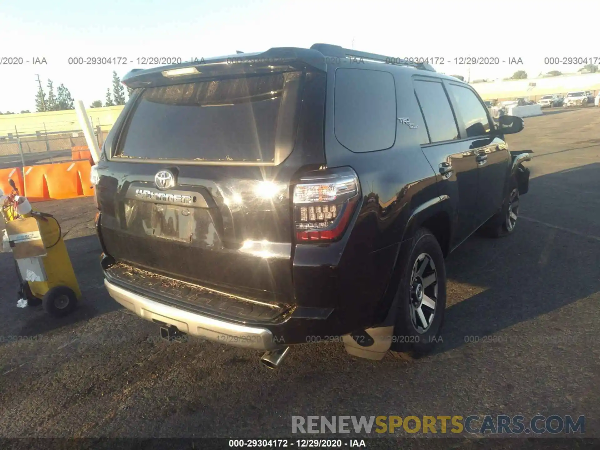 4 Фотография поврежденного автомобиля JTEBU5JR7K5708397 TOYOTA 4RUNNER 2019