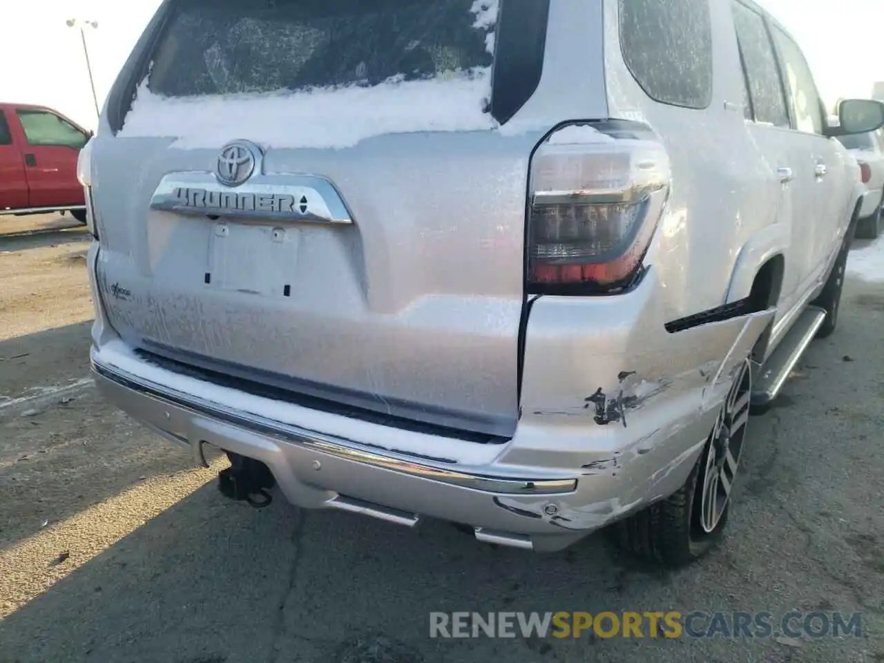 9 Photograph of a damaged car JTEBU5JR7K5715396 TOYOTA 4RUNNER 2019