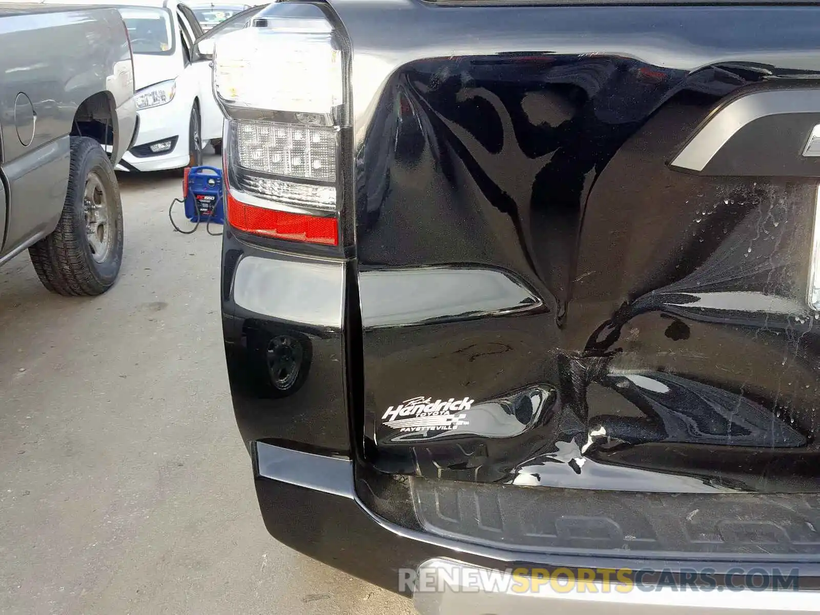 9 Photograph of a damaged car JTEBU5JR7K5716337 TOYOTA 4RUNNER 2019