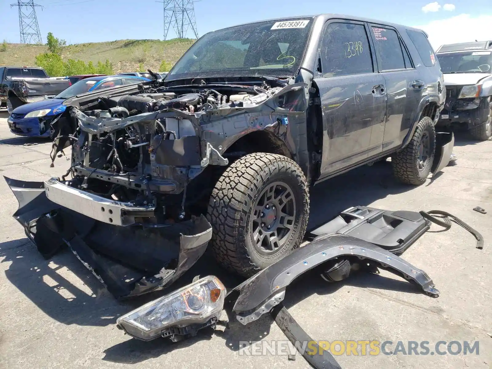 2 Фотография поврежденного автомобиля JTEBU5JR7K5719030 TOYOTA 4RUNNER 2019