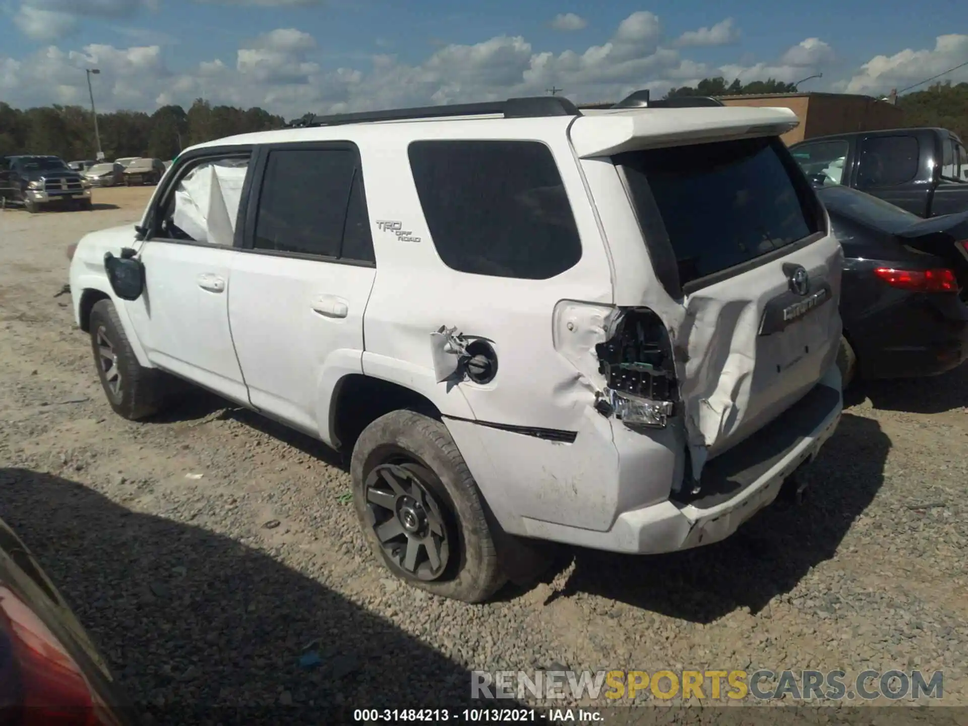 3 Photograph of a damaged car JTEBU5JR7K5726348 TOYOTA 4RUNNER 2019