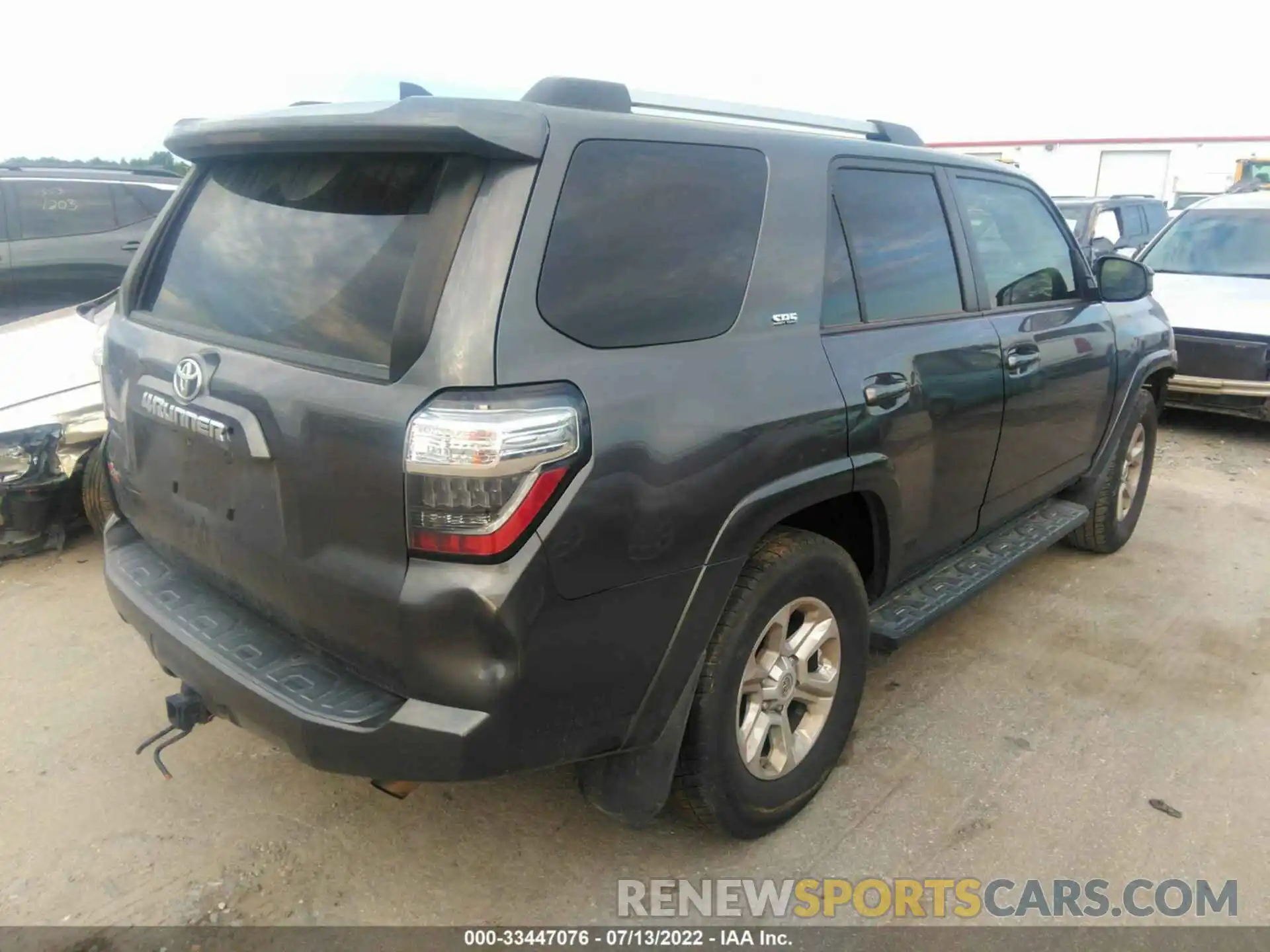 4 Фотография поврежденного автомобиля JTEBU5JR8K5623021 TOYOTA 4RUNNER 2019