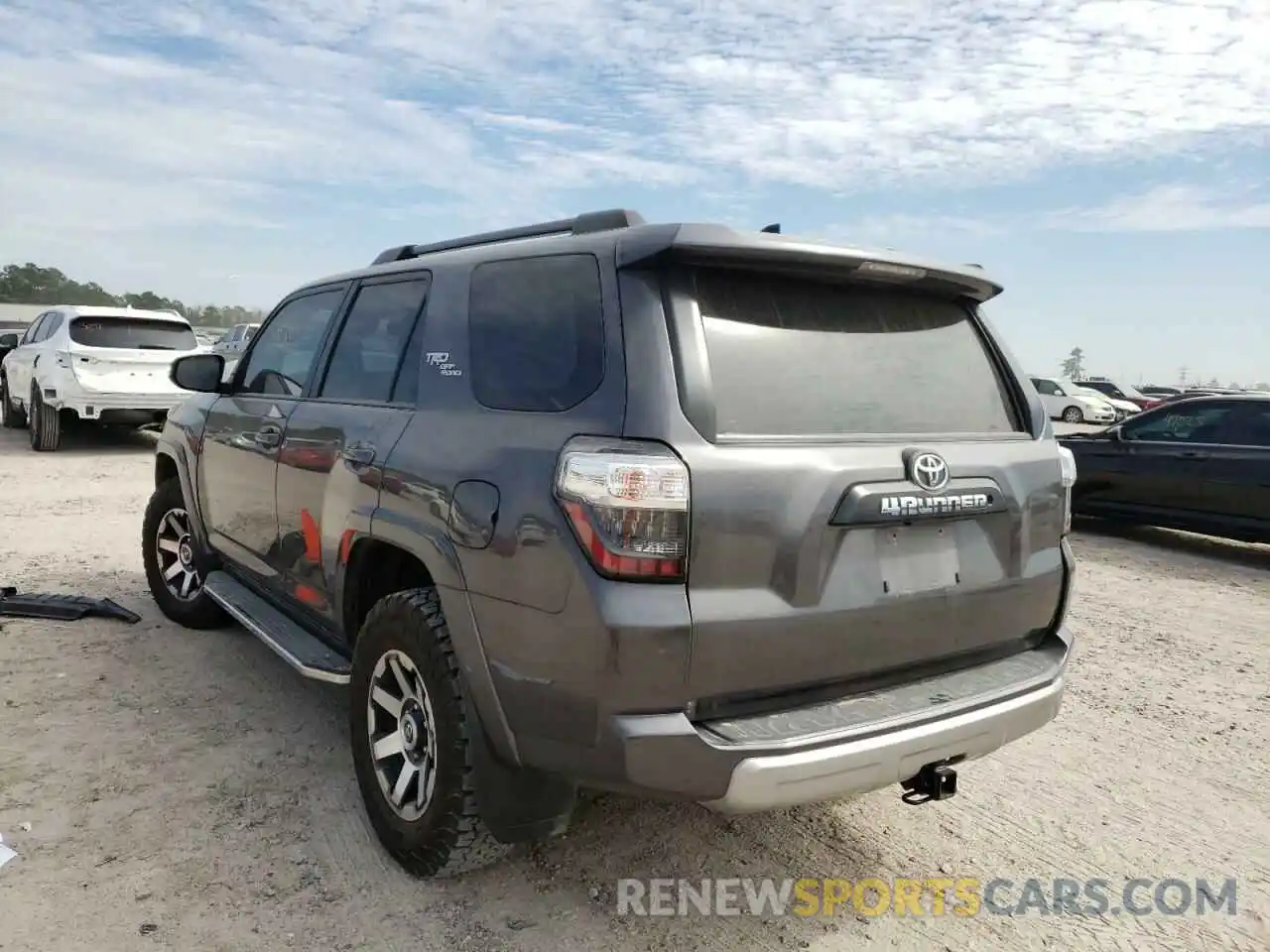 3 Фотография поврежденного автомобиля JTEBU5JR8K5623424 TOYOTA 4RUNNER 2019