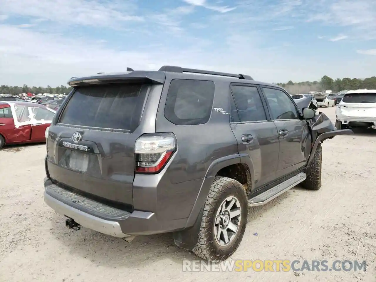 4 Фотография поврежденного автомобиля JTEBU5JR8K5623424 TOYOTA 4RUNNER 2019