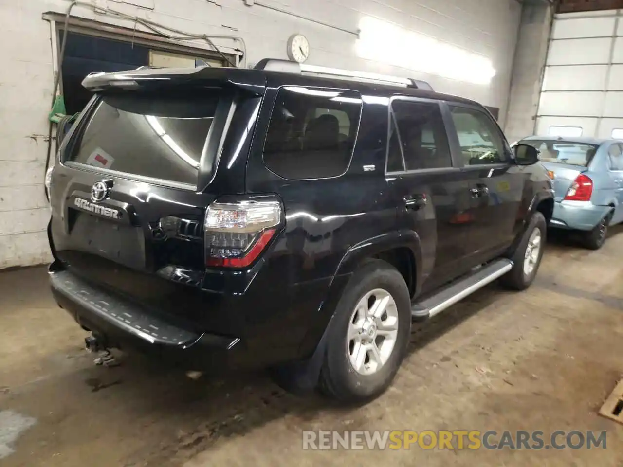 4 Фотография поврежденного автомобиля JTEBU5JR8K5626257 TOYOTA 4RUNNER 2019