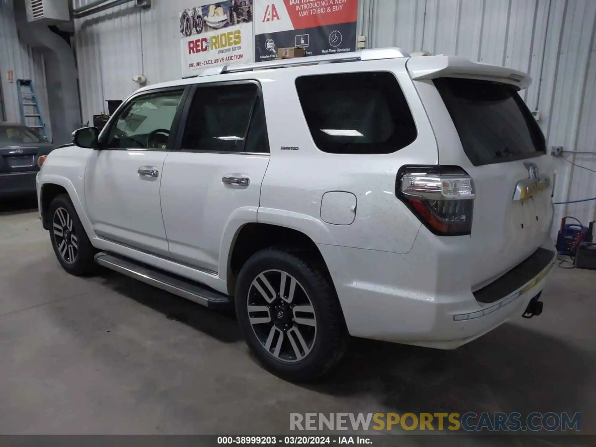 3 Фотография поврежденного автомобиля JTEBU5JR8K5635248 TOYOTA 4RUNNER 2019