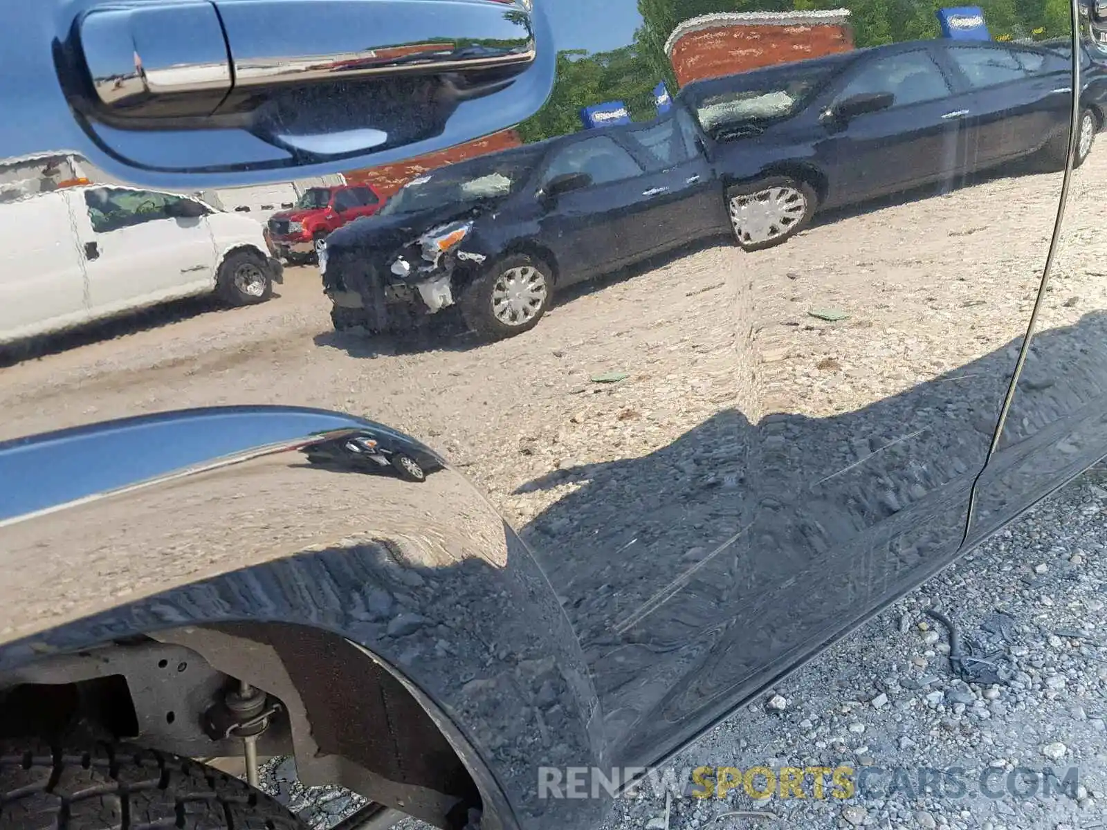 9 Photograph of a damaged car JTEBU5JR8K5636352 TOYOTA 4RUNNER 2019