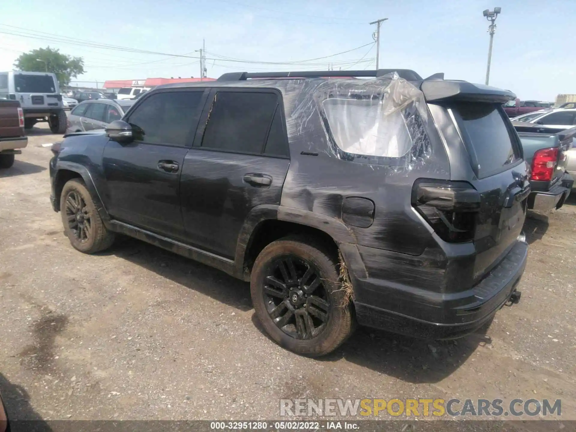 3 Photograph of a damaged car JTEBU5JR8K5638375 TOYOTA 4RUNNER 2019