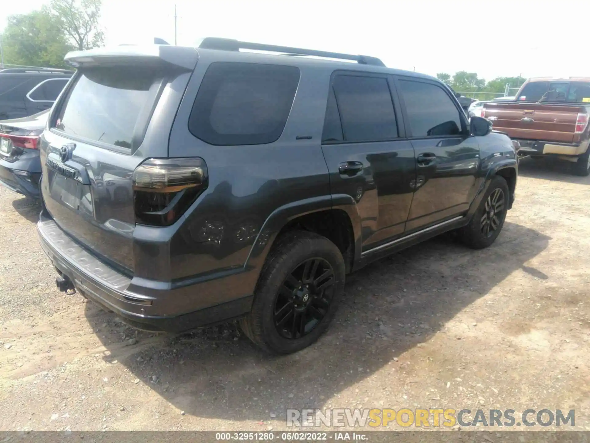 4 Фотография поврежденного автомобиля JTEBU5JR8K5638375 TOYOTA 4RUNNER 2019