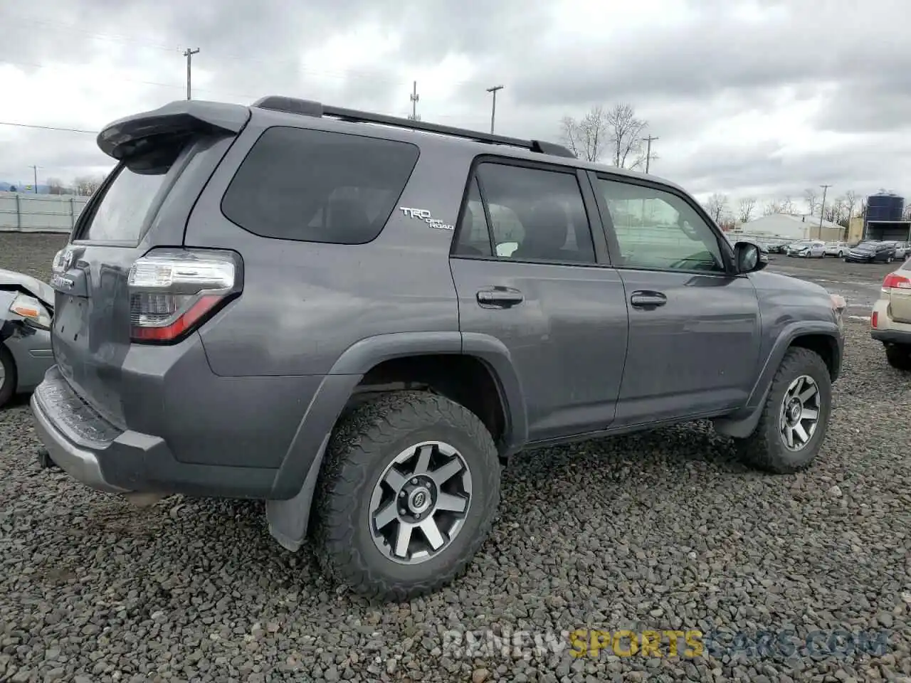 3 Фотография поврежденного автомобиля JTEBU5JR8K5650011 TOYOTA 4RUNNER 2019