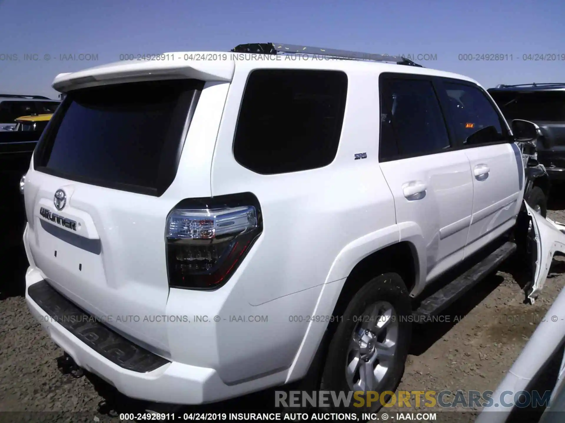 4 Фотография поврежденного автомобиля JTEBU5JR8K5655953 TOYOTA 4RUNNER 2019