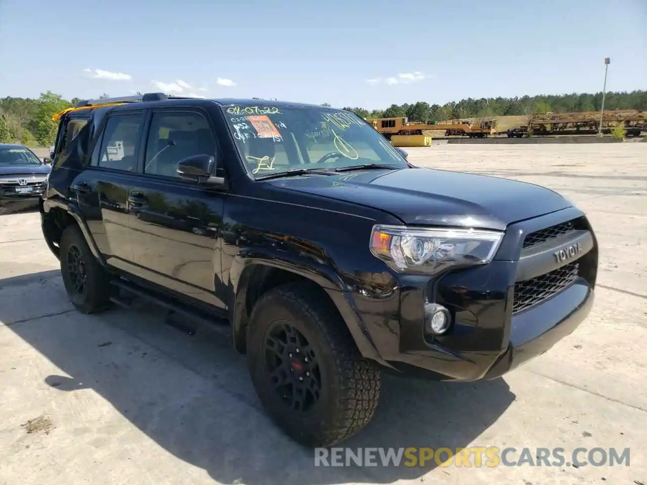 1 Фотография поврежденного автомобиля JTEBU5JR8K5657671 TOYOTA 4RUNNER 2019