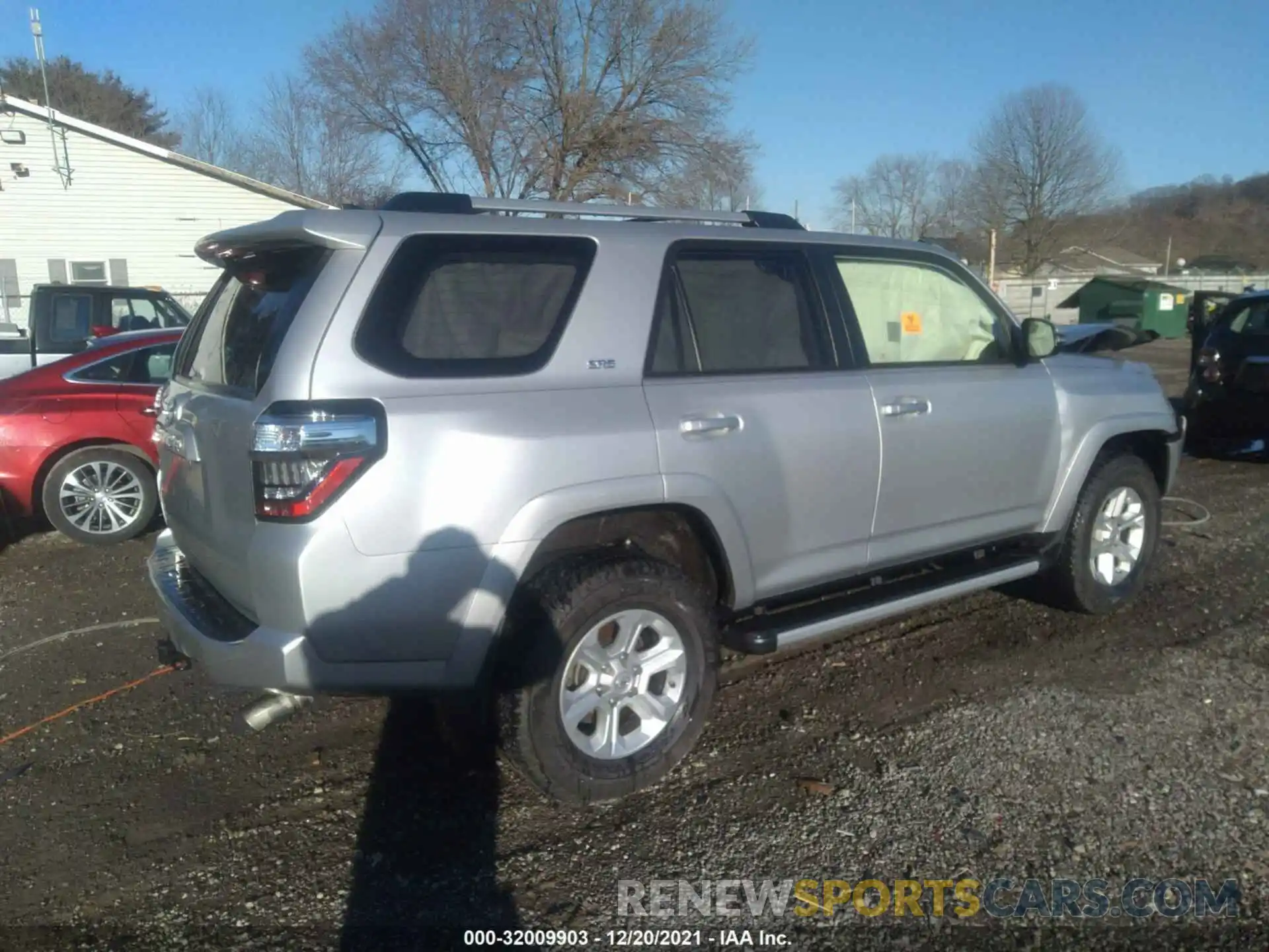 4 Photograph of a damaged car JTEBU5JR8K5657993 TOYOTA 4RUNNER 2019