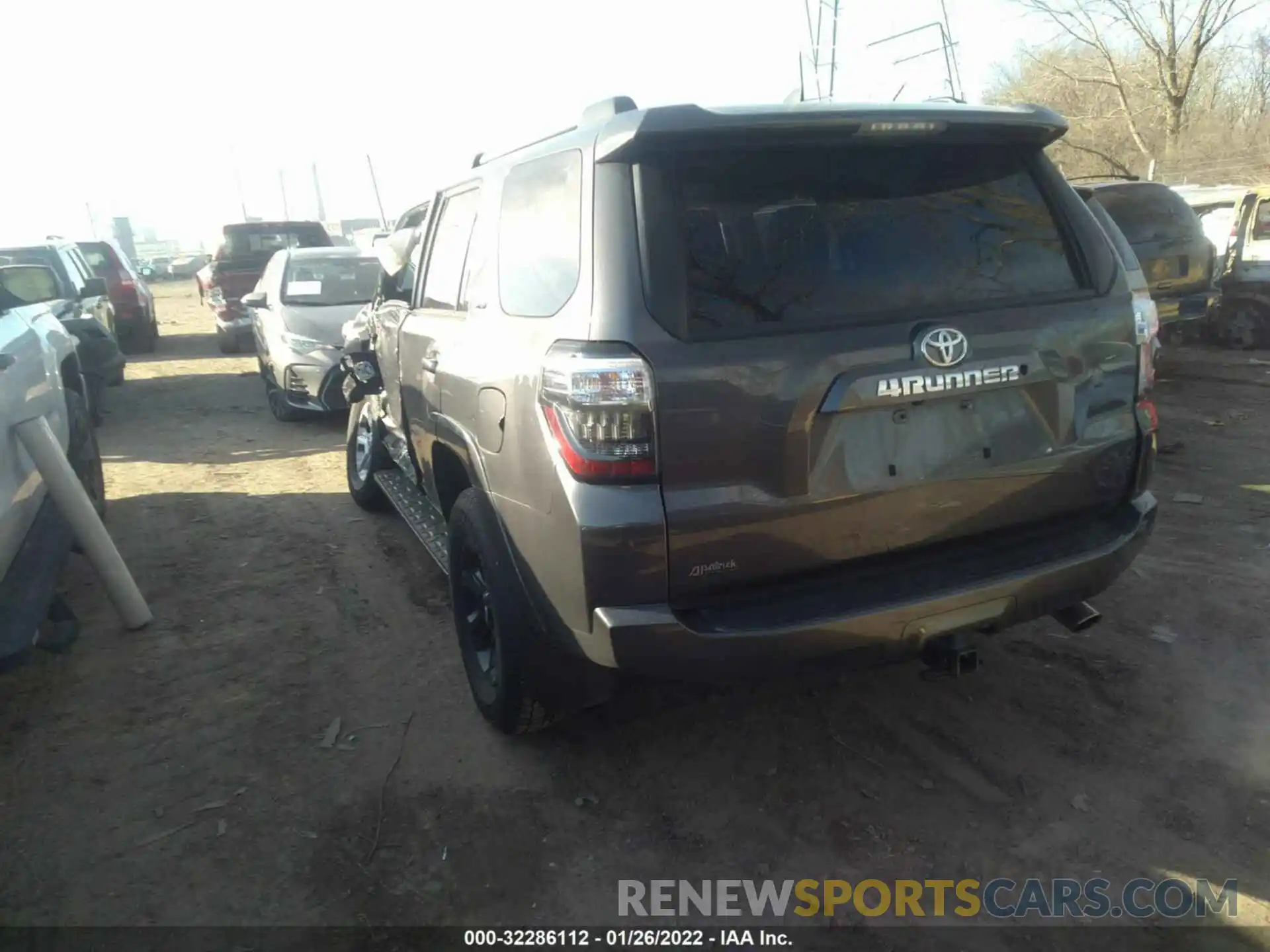 3 Photograph of a damaged car JTEBU5JR8K5658044 TOYOTA 4RUNNER 2019