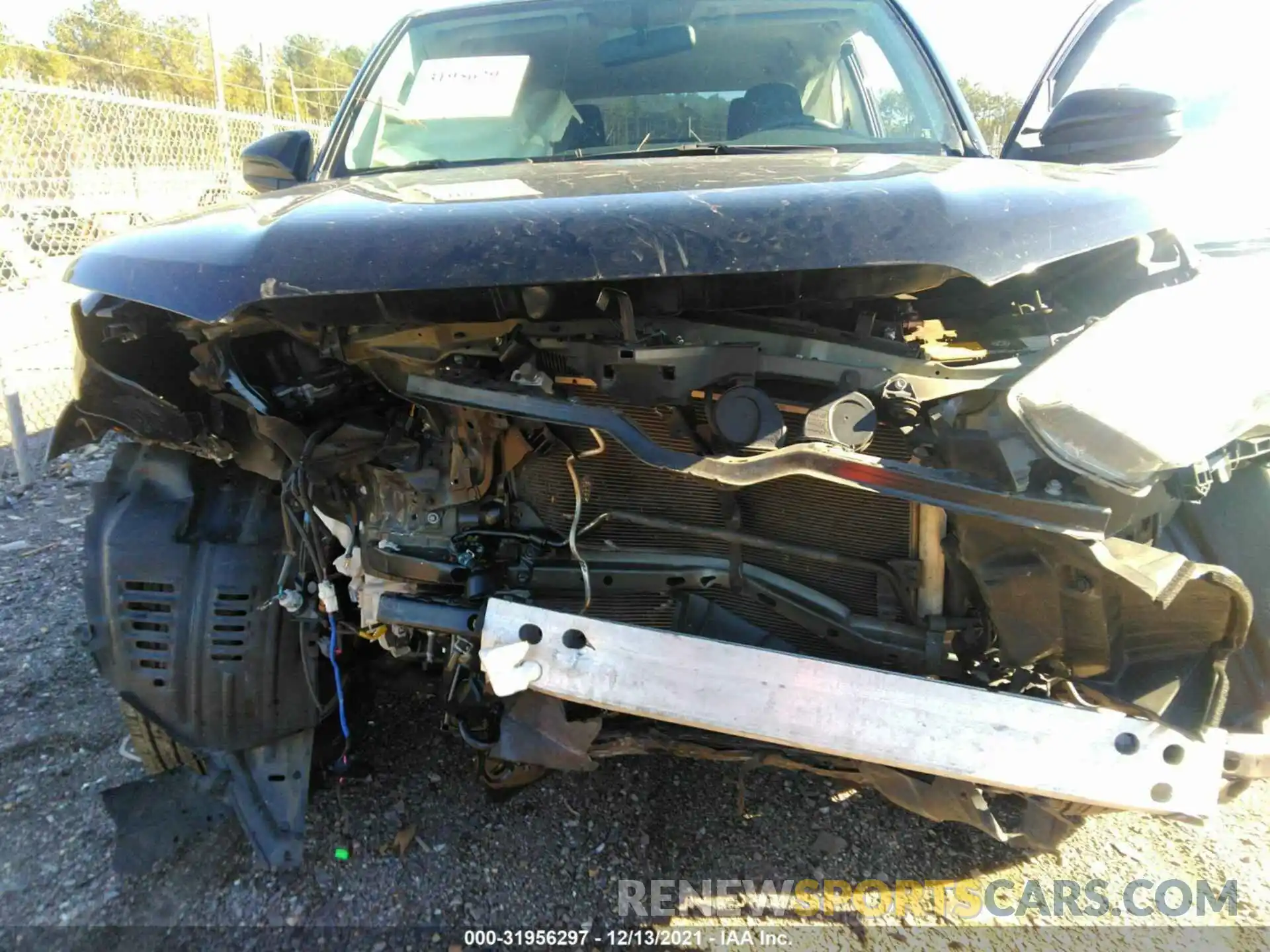 10 Photograph of a damaged car JTEBU5JR8K5658125 TOYOTA 4RUNNER 2019