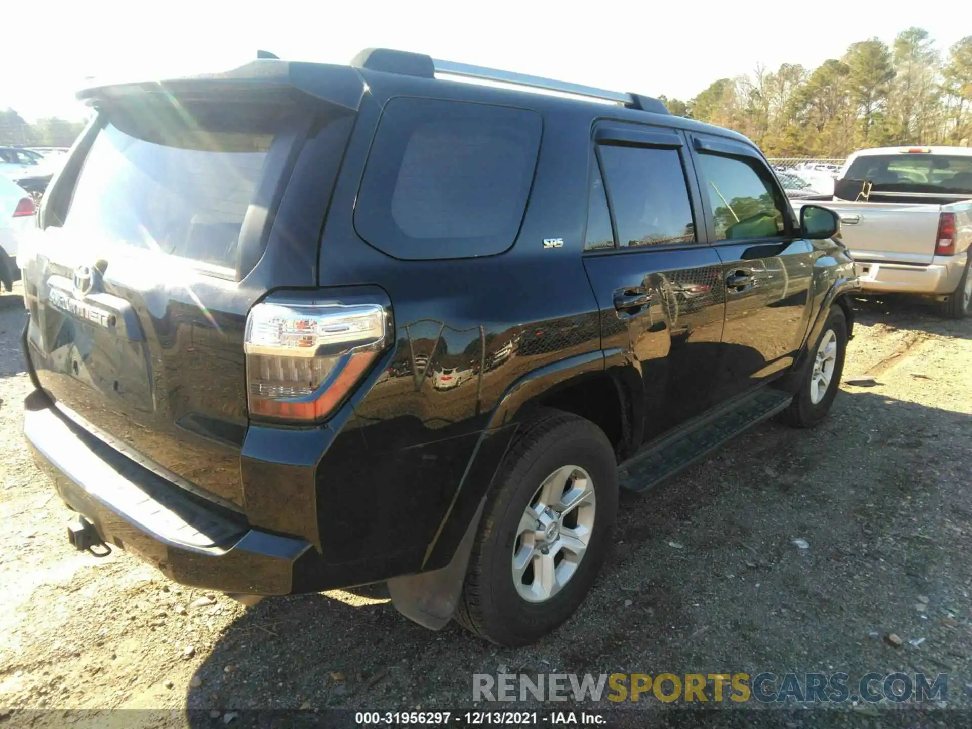 4 Photograph of a damaged car JTEBU5JR8K5658125 TOYOTA 4RUNNER 2019